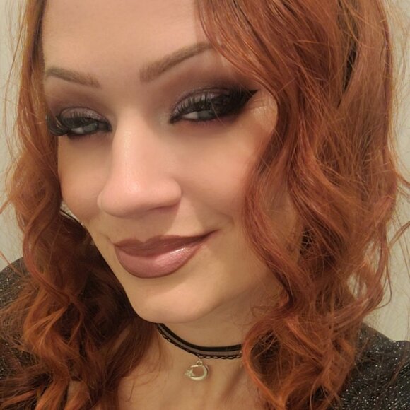 Meet your Posher, Kayla - Picture 1 of 1